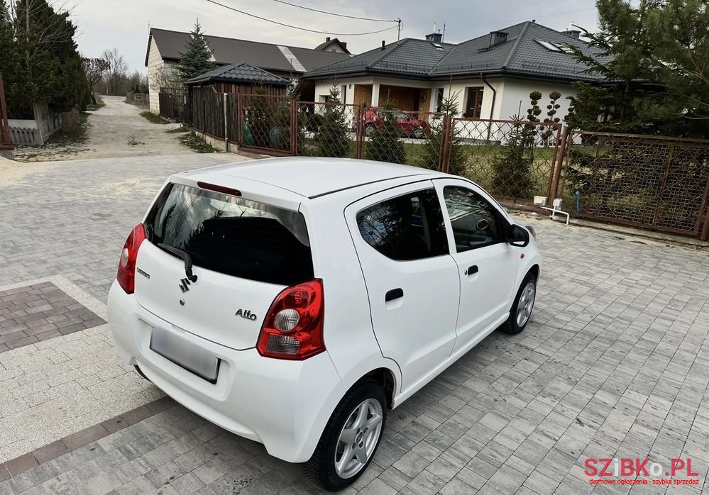 2010' Suzuki Alto 1.0 City photo #5
