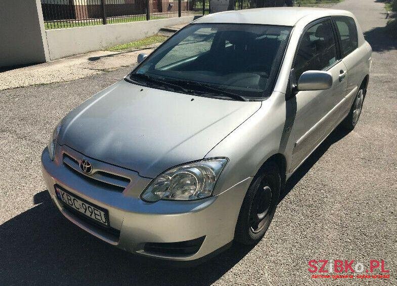 2004' Toyota Corolla photo #1
