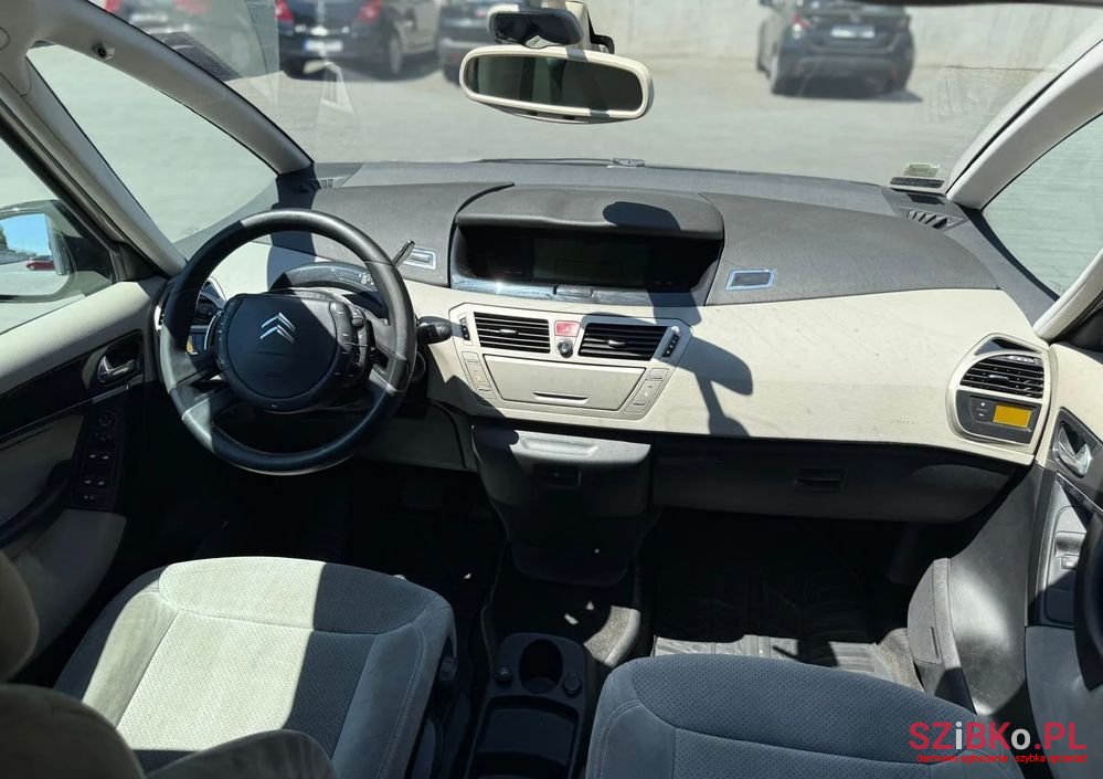 2009' Citroen C4 Grand Picasso photo #5