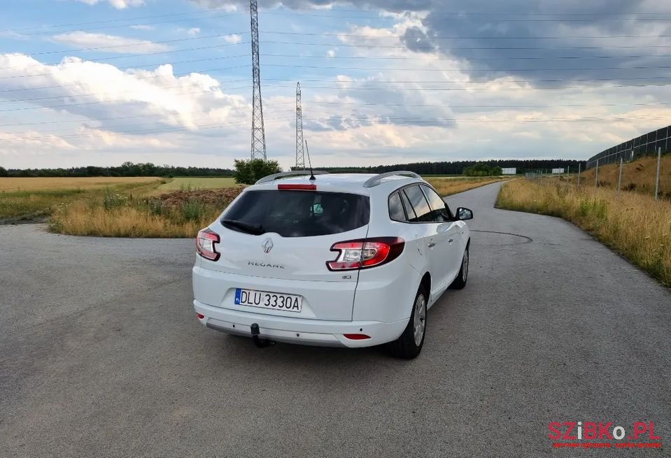 2011' Renault Megane photo #6