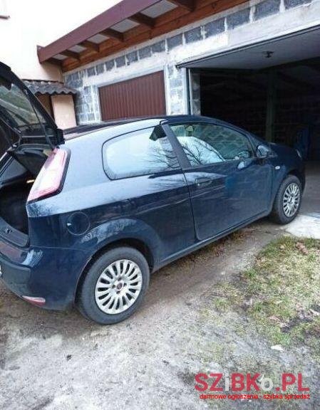 2010' Fiat Punto photo #1