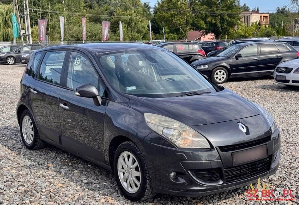2009' Renault Scenic photo #2