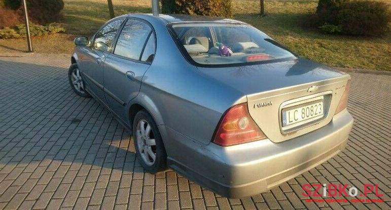 2004' Chevrolet Evanda photo #1