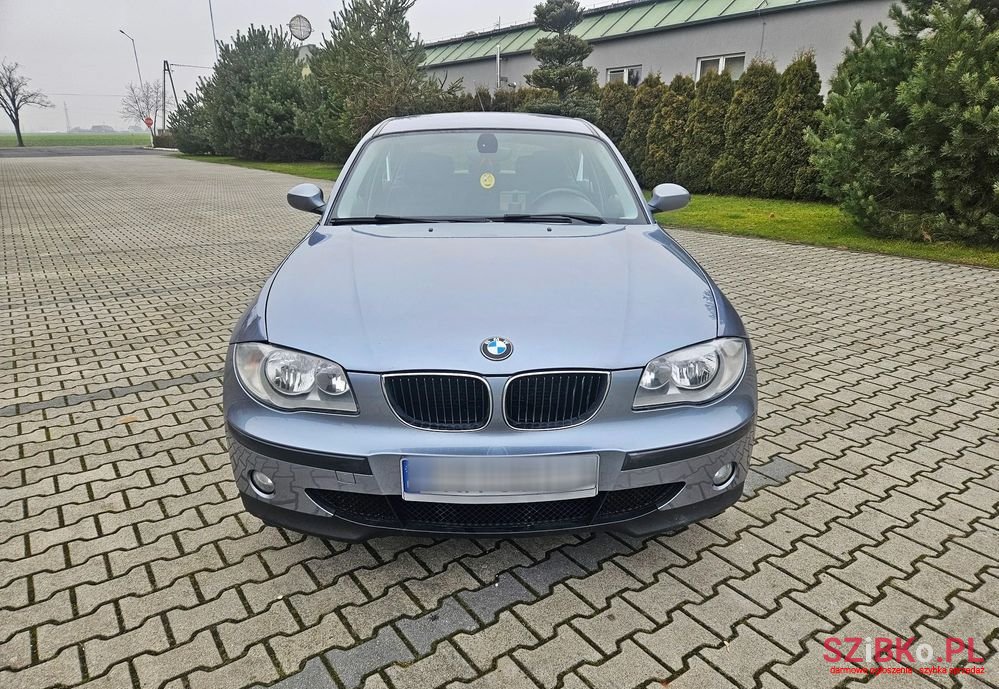 2006' BMW 1 Series photo #1