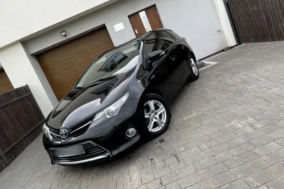 2013' Toyota Auris
