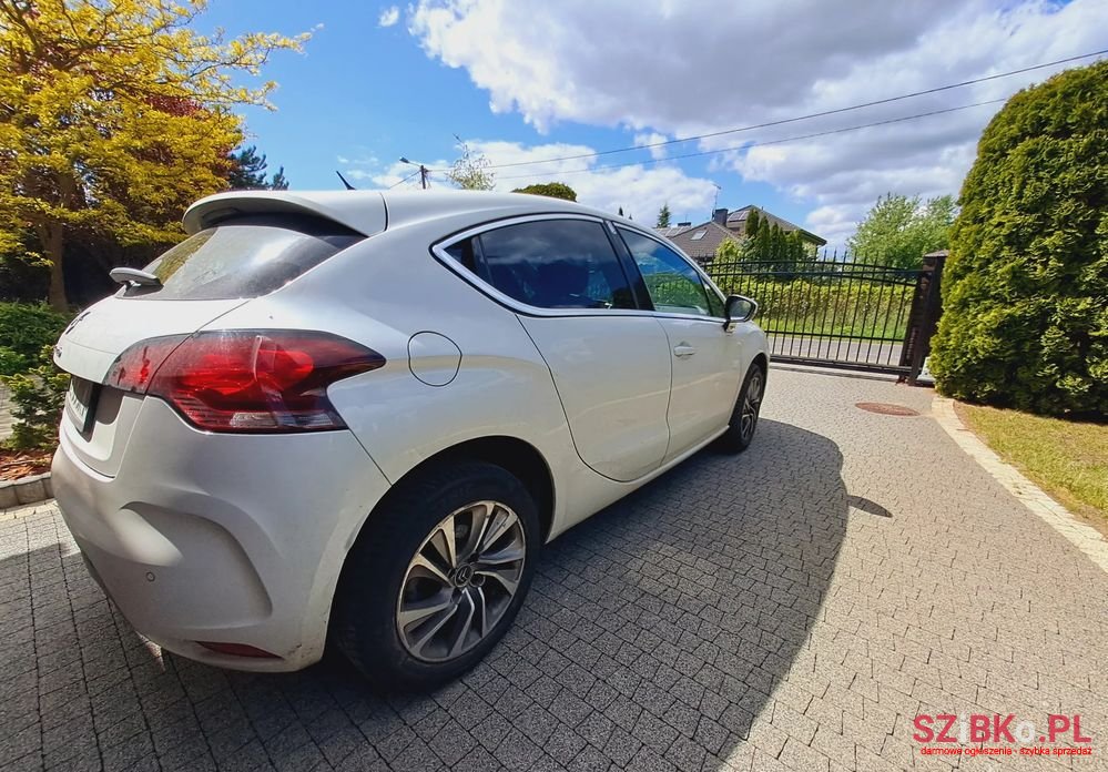 2015' Citroen DS4 1.6 Vti Sochic photo #4