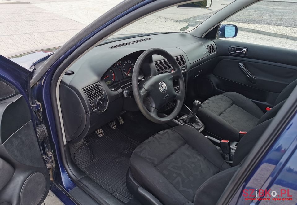 1999' Volkswagen Golf photo #4