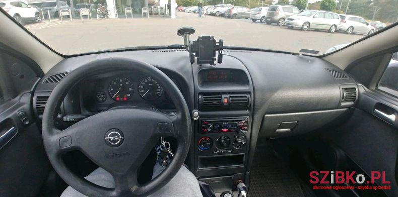 2008' Opel Astra photo #2