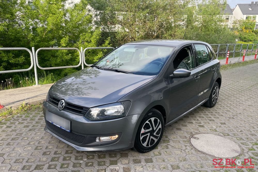 2014' Volkswagen Polo photo #1