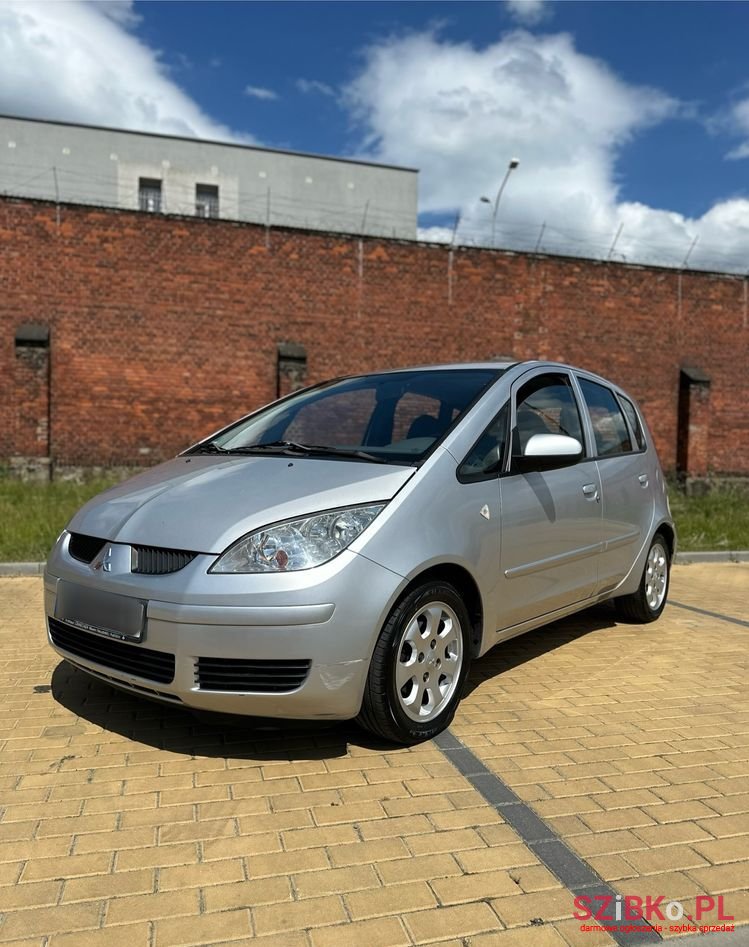 2006' Mitsubishi Colt photo #4