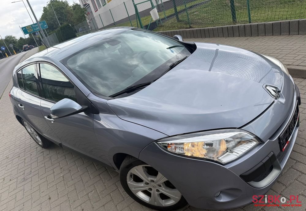 2009' Renault Megane photo #1