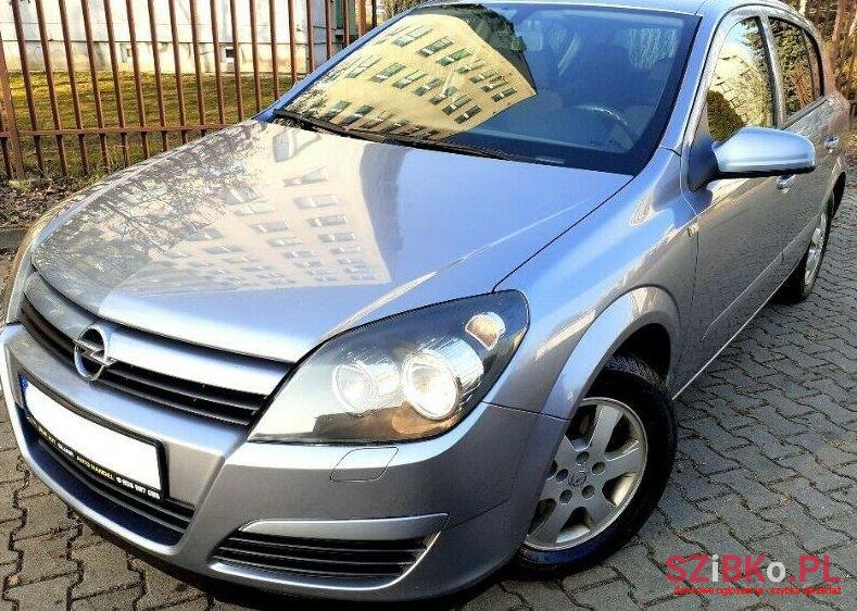 2004' Opel Astra photo #1