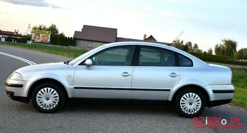 2002' Volkswagen Passat photo #3