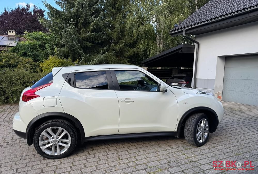 2011' Nissan Juke 1.6 T Tekna 4X4 photo #5