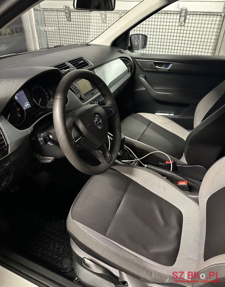 2017' Skoda Fabia 1.0 Ambition photo #6