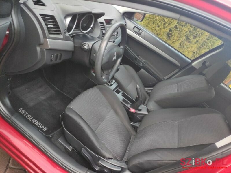 2010' Mitsubishi Lancer photo #5