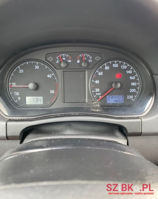 2004' Volkswagen Polo photo #6