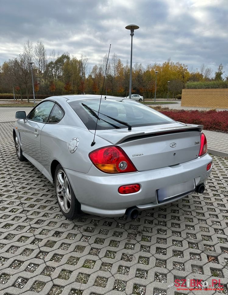 2002' Hyundai Coupe 2.0 Gl photo #6