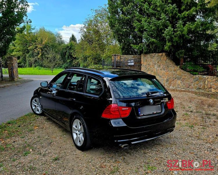 2010' BMW 3 Series 318D Dpf Touring photo #4