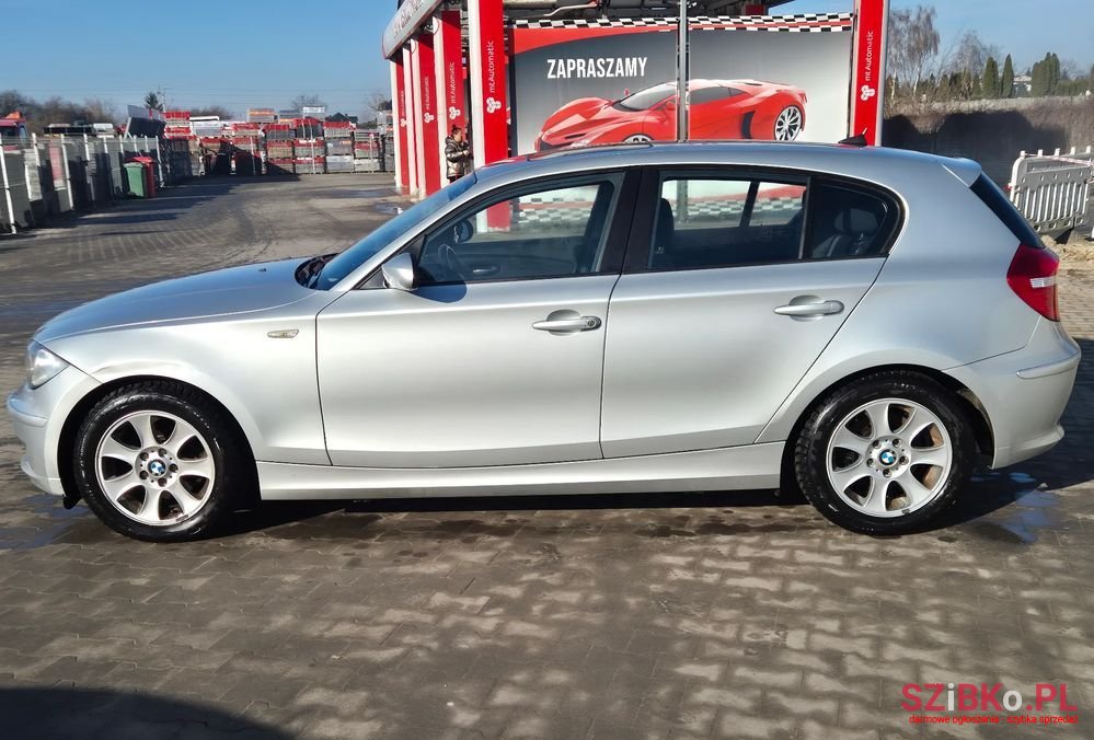 2008' BMW 1 Series 118I Edition Sport photo #3