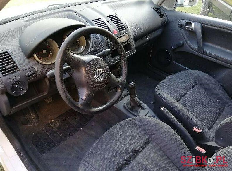 2000' Volkswagen Polo photo #2