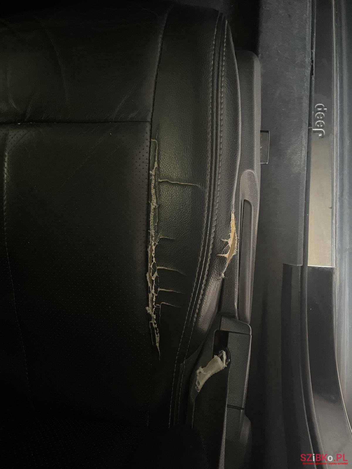 2010' Jeep Cherokee photo #6