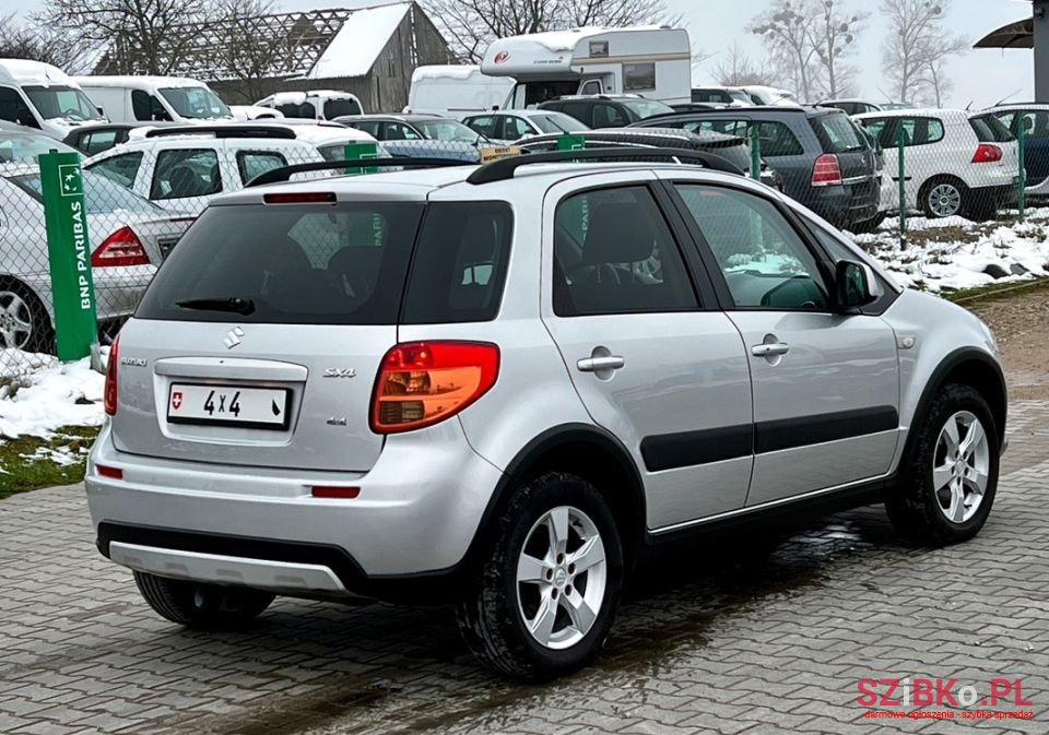 2010' Suzuki SX4 photo #4
