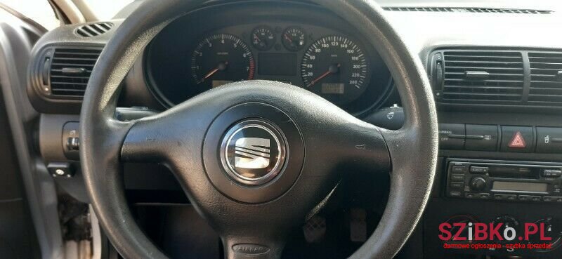 2004' SEAT Toledo photo #3