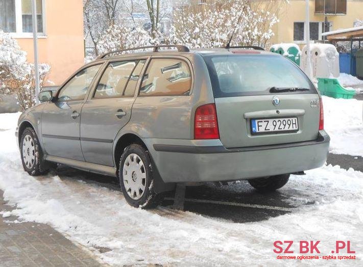 2003' Skoda Octavia photo #2
