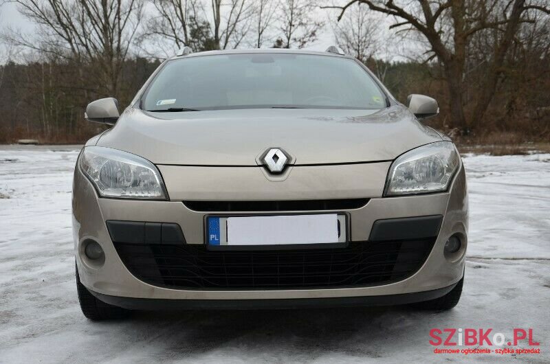 2011' Renault Megane photo #1