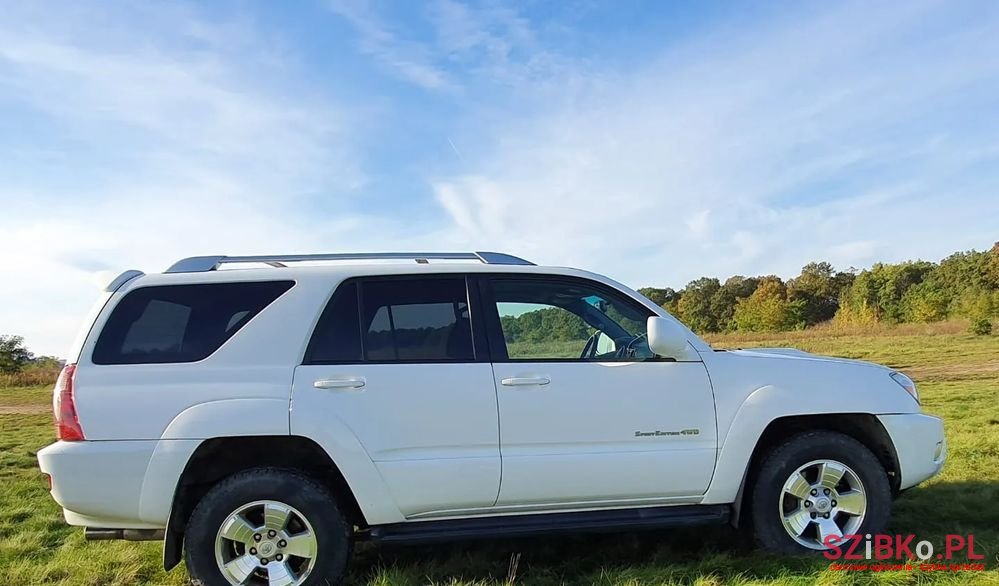 2004' Toyota 4Runner photo #5