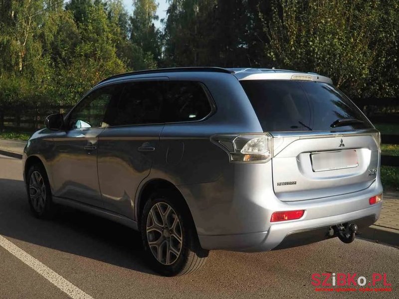 2015' Mitsubishi Outlander photo #3