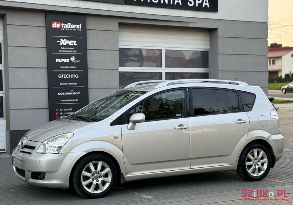 2007' Toyota Corolla Verso photo #2