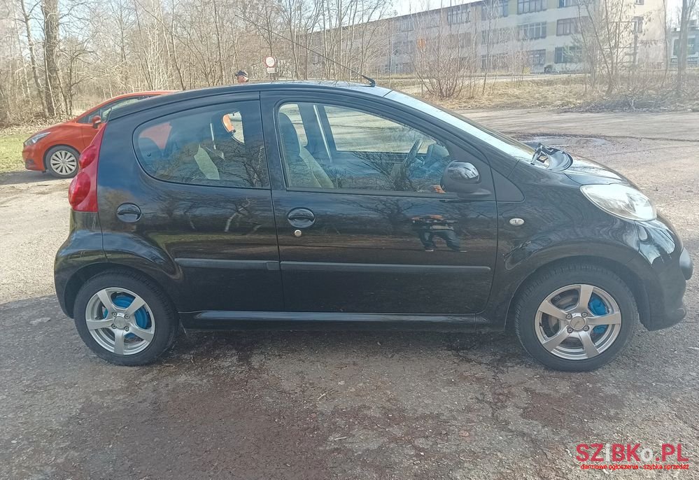 2009' Peugeot 107 1.0 Active photo #4