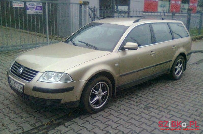 2002' Volkswagen Passat photo #1