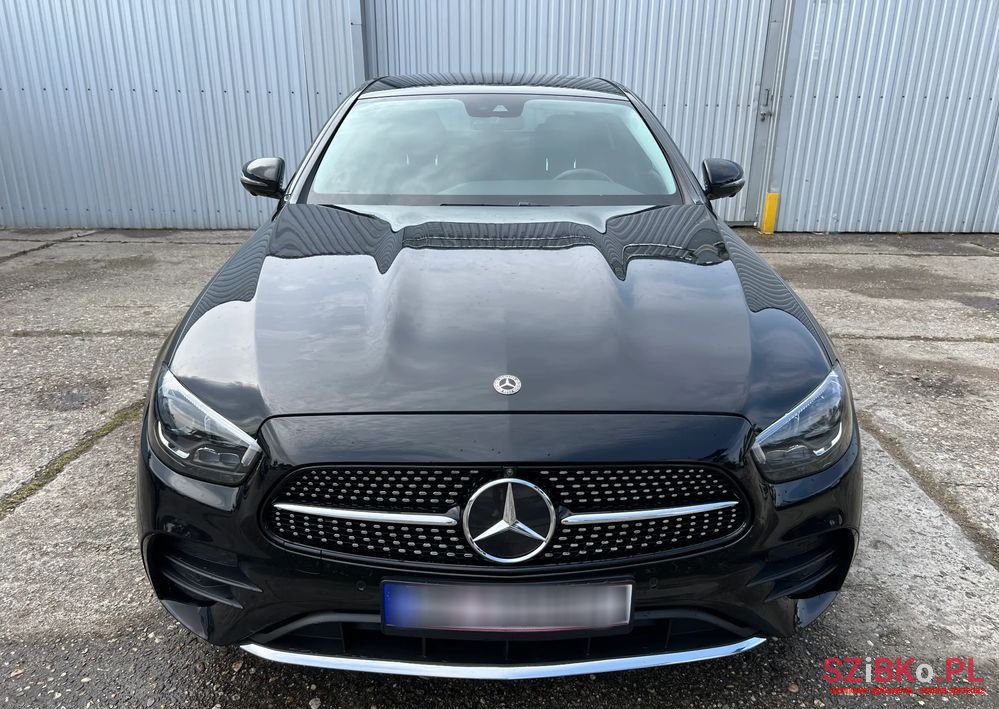 2021' Mercedes-Benz E-Class 220 D 9G-Tronic photo #2
