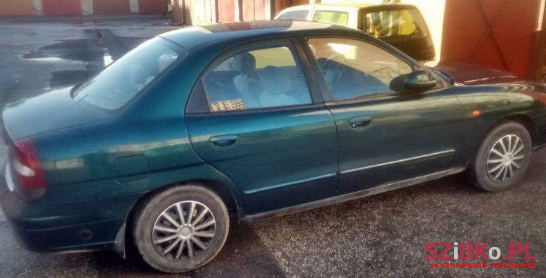 2001' Daewoo Nubira photo #1