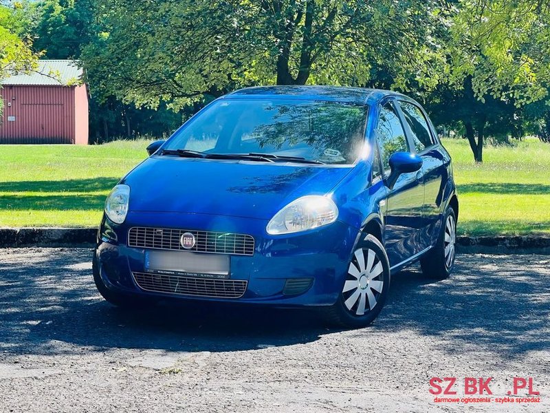 2009' Fiat Grande Punto 1.4 8V photo #1