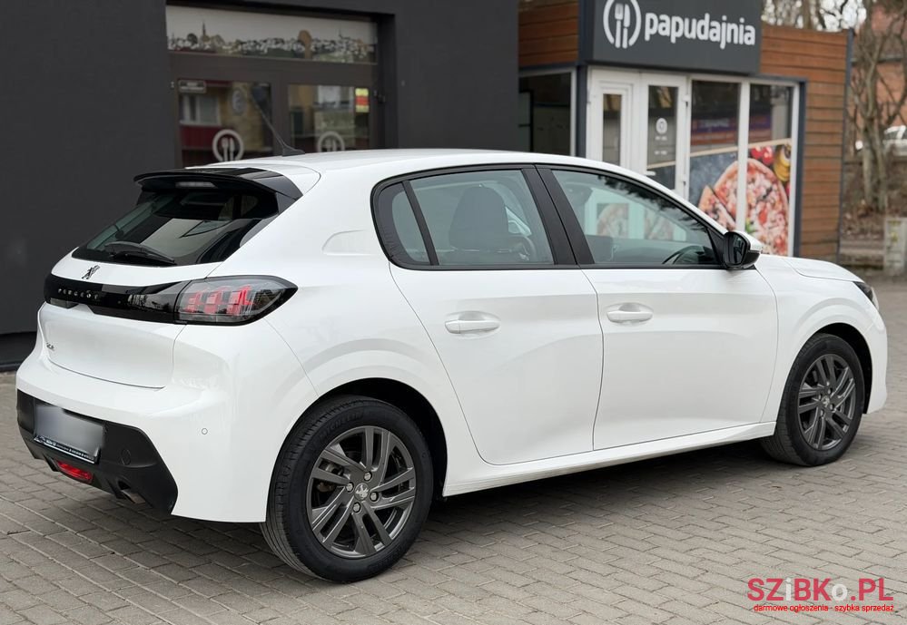 2021' Peugeot 208 photo #6