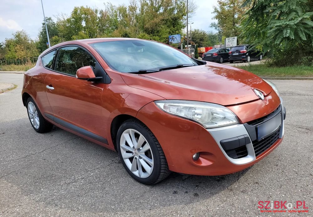 2010' Renault Megane photo #2