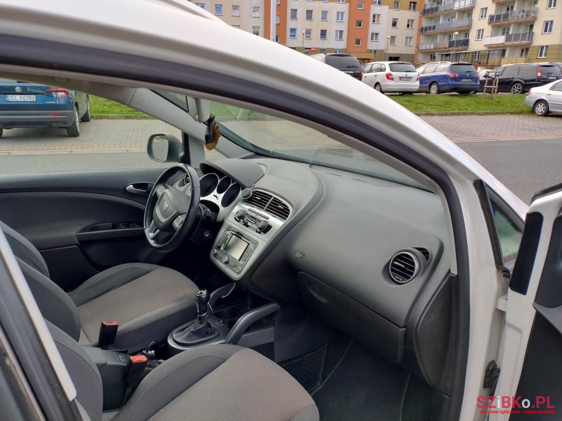 2010' SEAT Altea XL photo #5