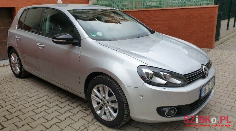 2011' Volkswagen Golf photo #1