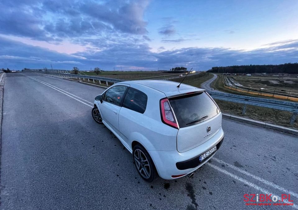2010' Fiat Punto Evo photo #5