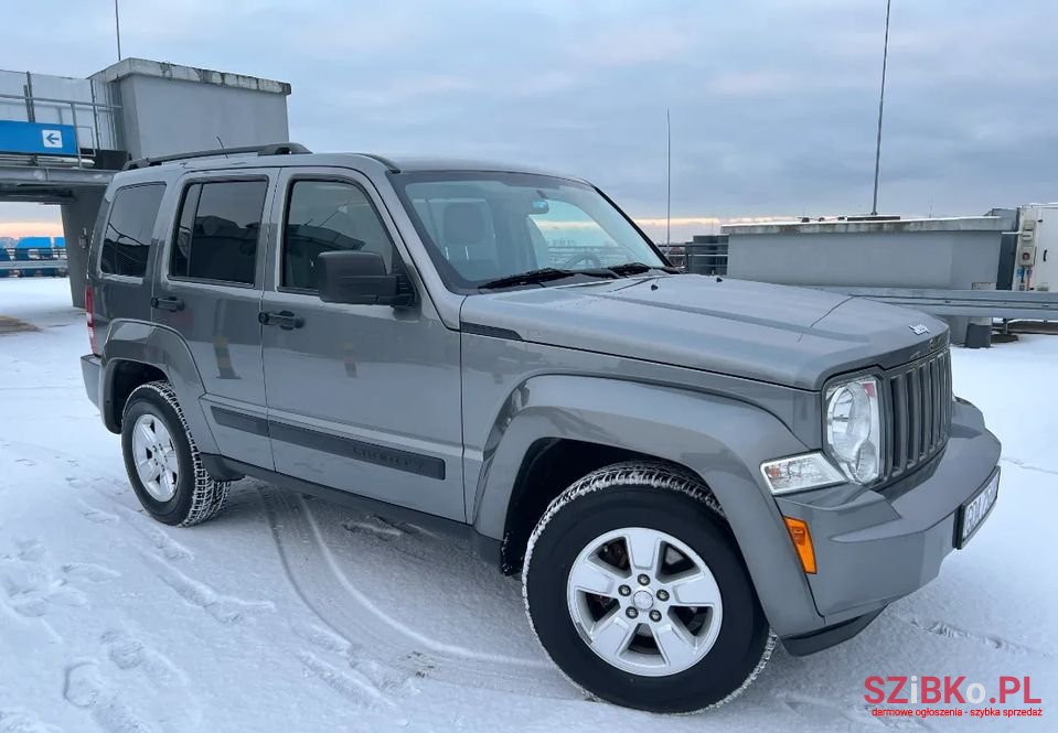 2012' Jeep Liberty photo #3