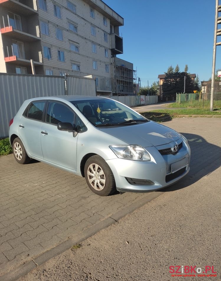 2009' Toyota Auris photo #3
