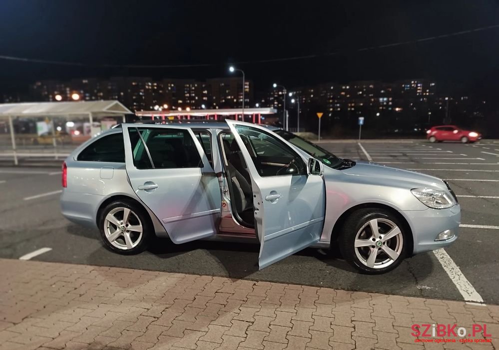 2009' Skoda Octavia Combi photo #4