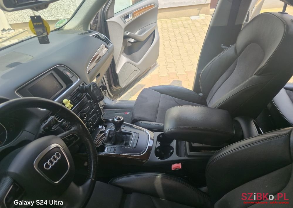 2010' Audi Q5 photo #5