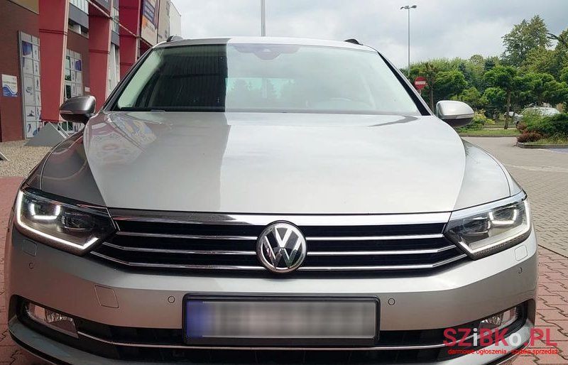 2016' Volkswagen Passat photo #6