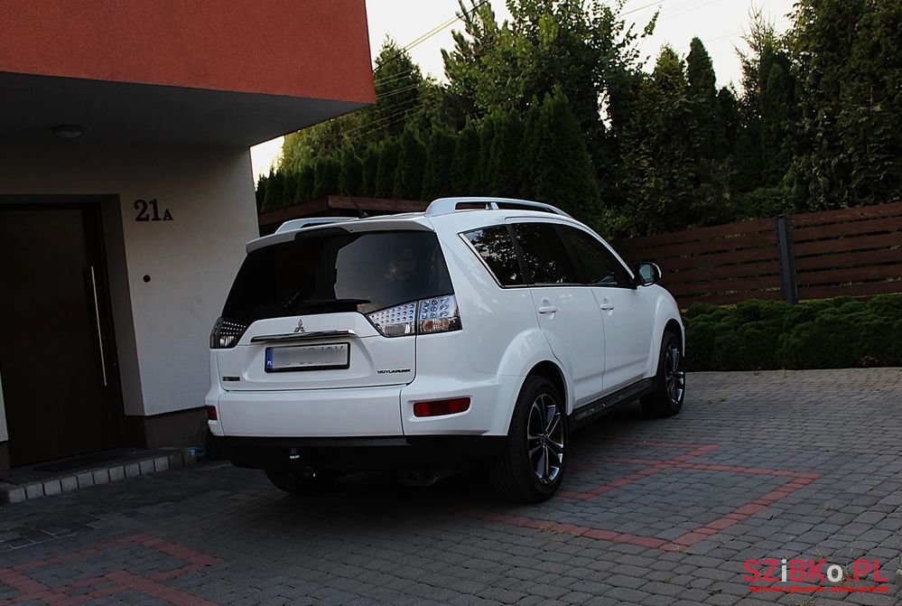 2010' Mitsubishi Outlander 2.0 2Wd photo #6