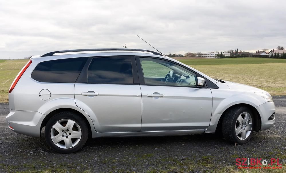 2009' Ford Focus 2.0 16V Ghia photo #6